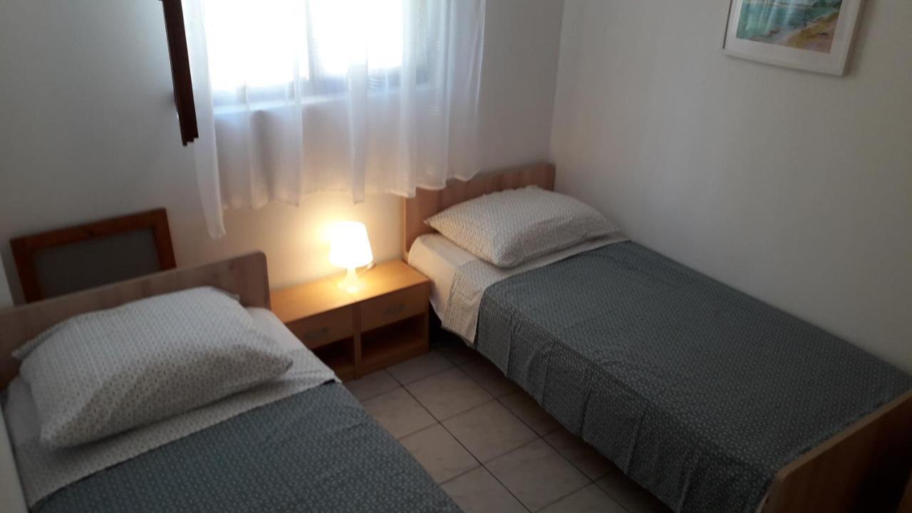 Apartmani Mia Ližnjan Εξωτερικό φωτογραφία