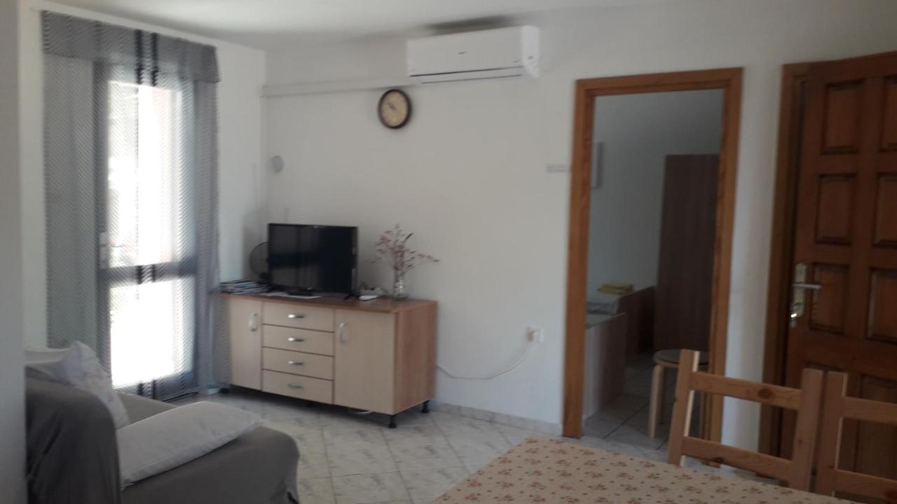 Apartmani Mia Ližnjan Εξωτερικό φωτογραφία