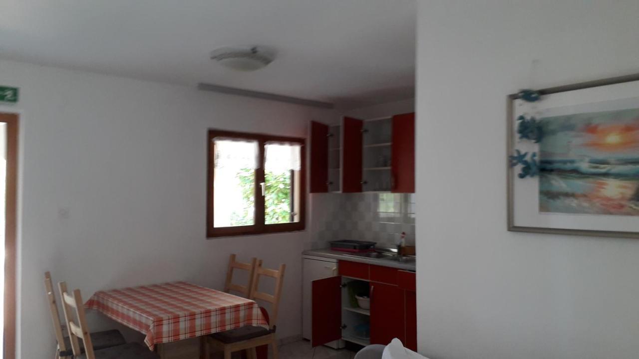 Apartmani Mia Ližnjan Εξωτερικό φωτογραφία