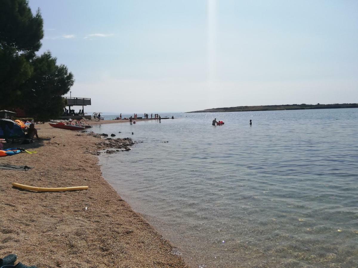 Apartmani Mia Ližnjan Εξωτερικό φωτογραφία