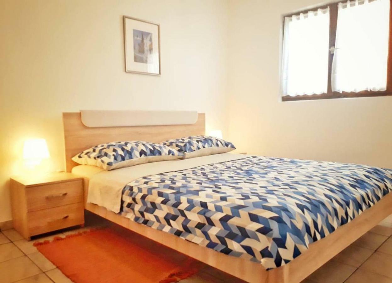 Apartmani Mia Ližnjan Εξωτερικό φωτογραφία