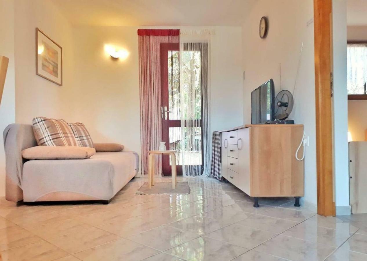 Apartmani Mia Ližnjan Εξωτερικό φωτογραφία