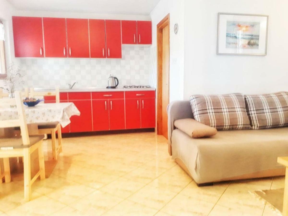 Apartmani Mia Ližnjan Εξωτερικό φωτογραφία