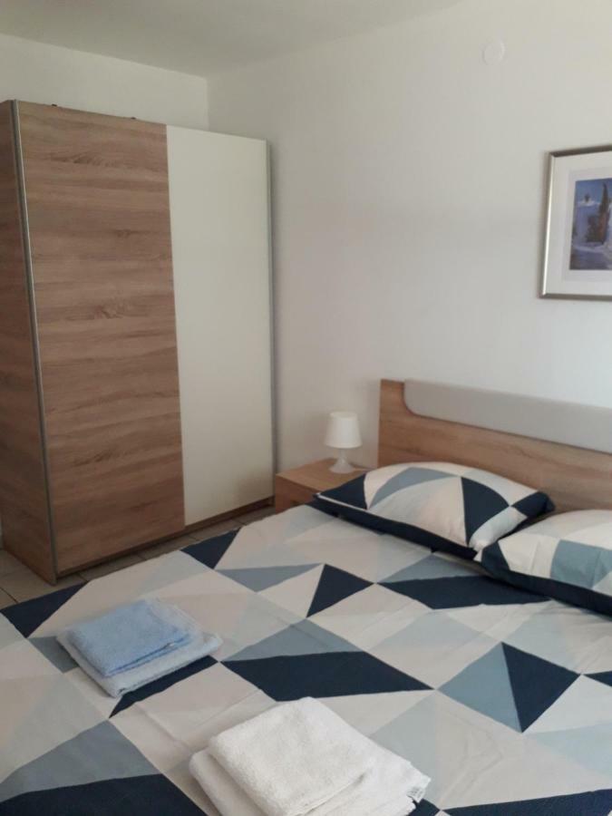 Apartmani Mia Ližnjan Εξωτερικό φωτογραφία