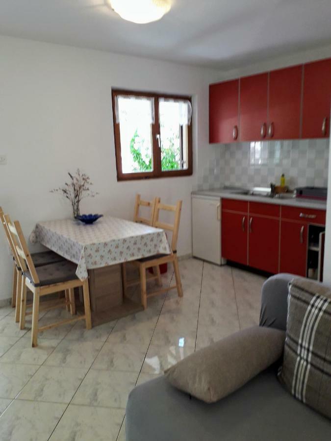 Apartmani Mia Ližnjan Εξωτερικό φωτογραφία