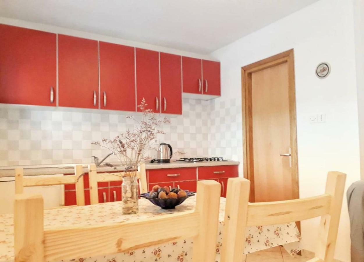 Apartmani Mia Ližnjan Εξωτερικό φωτογραφία