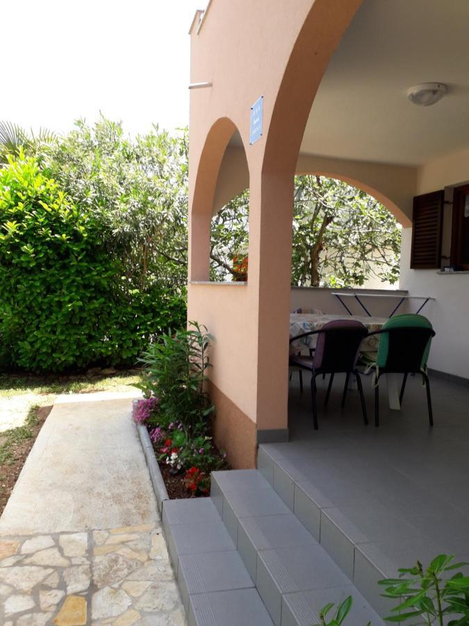Apartmani Mia Ližnjan Εξωτερικό φωτογραφία